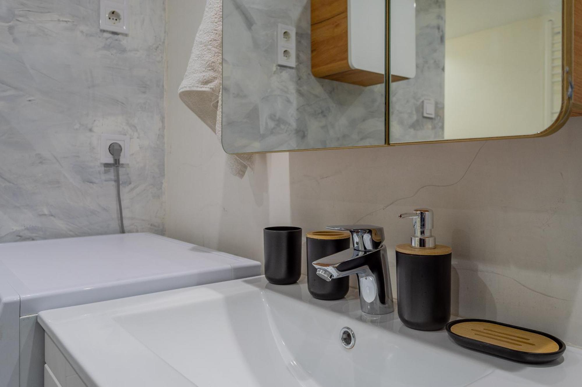 Full Equipment Designed Apartment In The Heart Of Budapest For 4 People Eksteriør billede