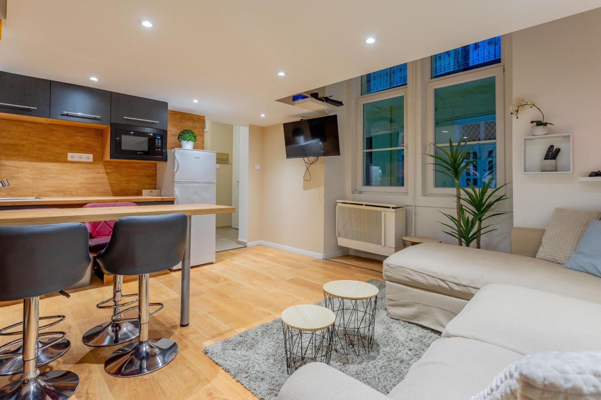 Full Equipment Designed Apartment In The Heart Of Budapest For 4 People Eksteriør billede